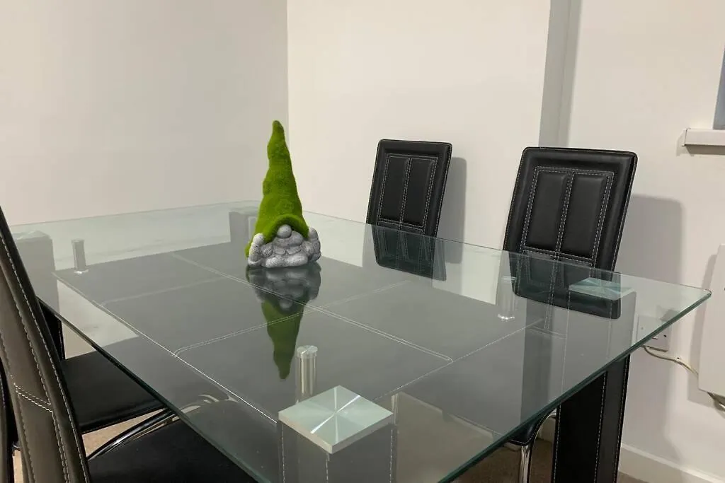Smart 1 Bed Apartment With Sofa Bed Nottingham